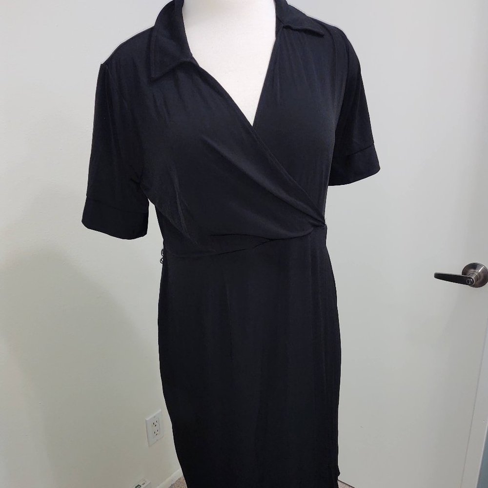 Sz 20 Black short sleeve collared v-neck knee length dress